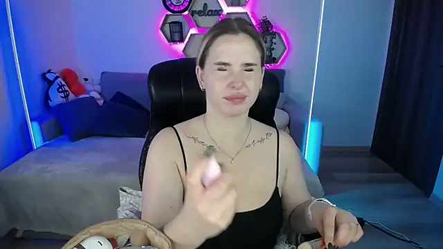 SabrinViolet online show from September 2025 08:02:02 AM