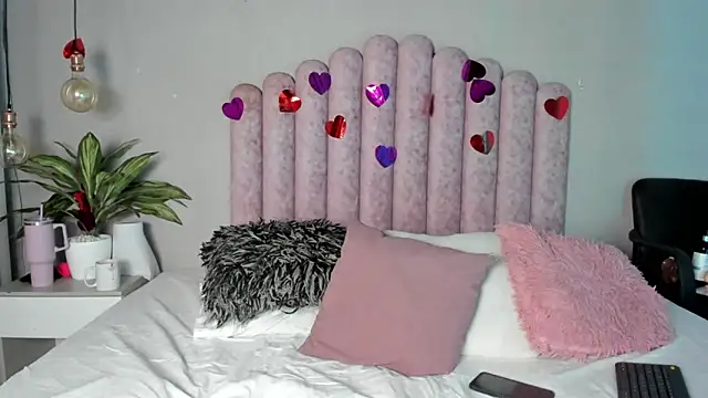 SusanBenett online show from March 2025 08:40:01 PM