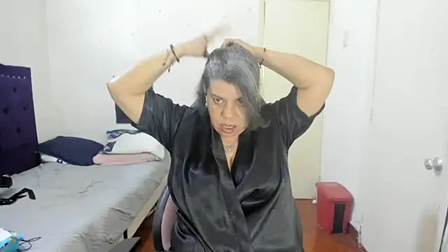 vikyadams online show from February 2026 10:02:02 PM