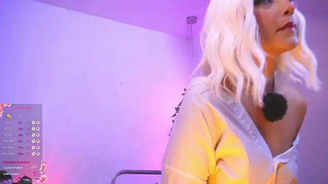 catalina  lovers online show from December 2025 05:08:02 PM