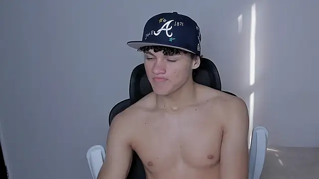 laurent nova online show from November 2025 06:56:02 PM