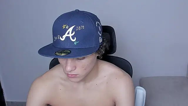 laurent nova online show from December 2025 08:14:01 PM