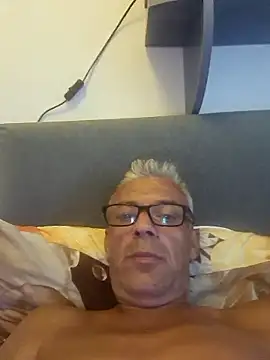 Snapshot of Picolo4111 chatting on September 2025 02:27:01 PM Picolo4111 online show from September 2025 02:27:01 PM
