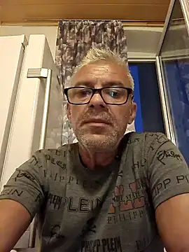Snapshot of Picolo4111 chatting on September 2025 05:46:02 PM Picolo4111 online show from September 2025 05:46:02 PM