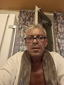 Snapshot of Picolo4111 chatting on September 2025 03:05:01 AM Picolo4111 online show from September 2025 03:05:01 AM