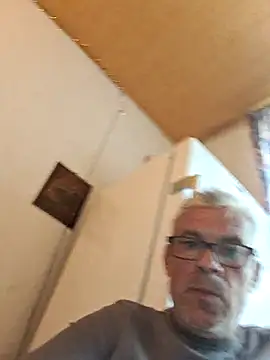 Snapshot of Picolo4111 chatting on September 2025 03:03:02 PM Picolo4111 online show from September 2025 03:03:02 PM