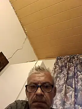 Snapshot of Picolo4111 chatting on September 2025 04:38:02 AM Picolo4111 online show from September 2025 04:38:02 AM