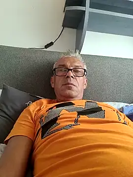 Snapshot of Picolo4111 chatting on September 2025 06:18:02 AM Picolo4111 online show from September 2025 06:18:02 AM