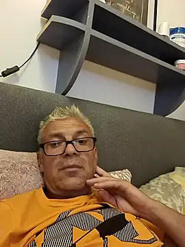 Snapshot of Picolo4111 chatting on September 2025 06:24:01 PM Picolo4111 online show from September 2025 06:24:01 PM