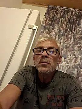 Snapshot of Picolo4111 chatting on October 2025 06:14:02 PM Picolo4111 online show from October 2025 06:14:02 PM