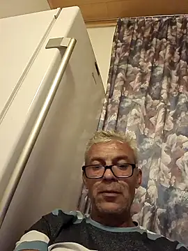 Snapshot of Picolo4111 chatting on October 2025 06:05:01 PM Picolo4111 online show from October 2025 06:05:01 PM