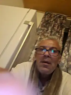 Snapshot of Picolo4111 chatting on October 2025 03:28:01 AM Picolo4111 online show from October 2025 03:28:01 AM