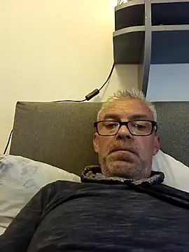 Snapshot of Picolo4111 chatting on October 2025 03:32:01 PM Picolo4111 online show from October 2025 03:32:01 PM