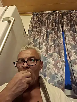 Snapshot of Picolo4111 chatting on October 2025 04:39:01 PM Picolo4111 online show from October 2025 04:39:01 PM