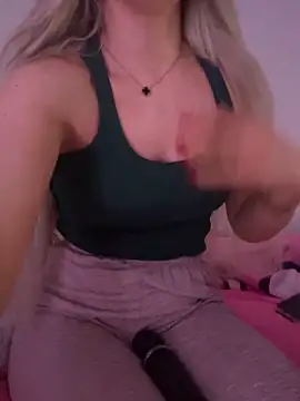 Holly-Glamour online show from December 2025 02:18:01 AM