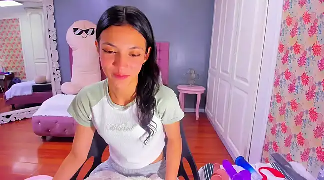 Iris Stone  online show from January 2025 01:43:01 PM