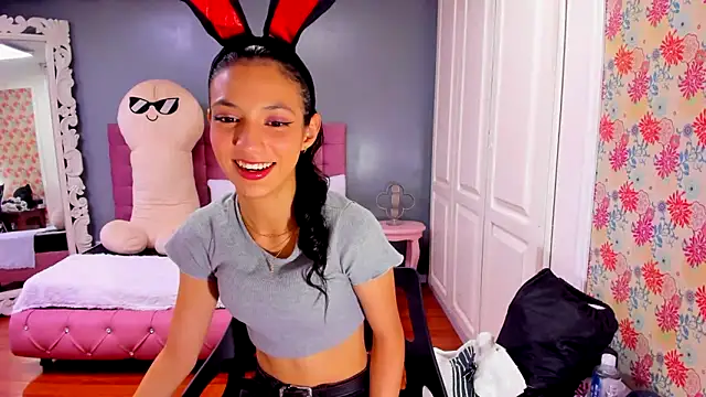 Iris Stone  online show from February 2025 06:16:01 PM