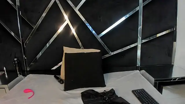 Ivanna18 x online show from November 2025 04:12:01 AM