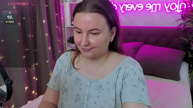 FeralPeach online show from June 2026 07:12:01 AM