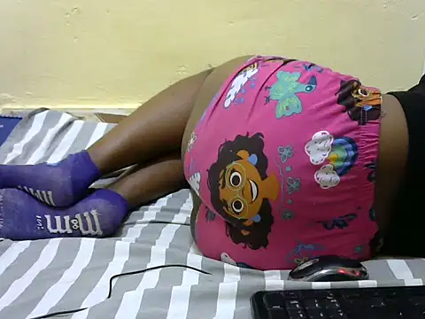 Snapshot of queen-zara chatting on October 2025 09:30:02 AM queen-zara online show from October 2025 09:30:02 AM