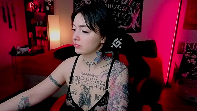 Snapshot of Magic_Allie chatting on July 2026 08:55:02 PM Magic Allie online show from July 2026 08:55:02 PM