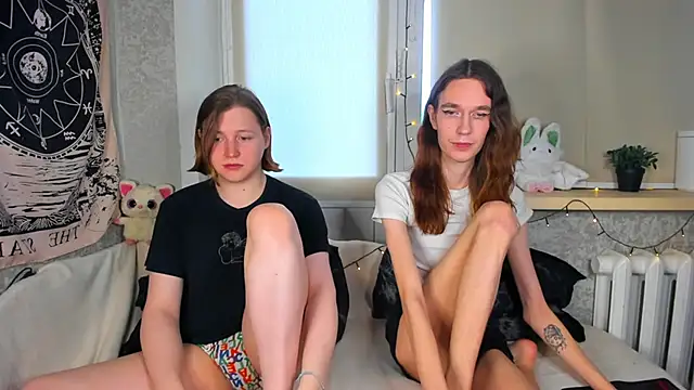 Snapshot of Calvin_and_Kevin chatting on January 2026 05:32:02 AM Calvin and Kevin online show from January 2026 05:32:02 AM