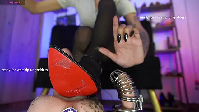 MissKorah online show from November 2025 10:58:02 PM