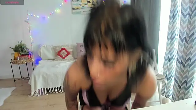 Snapshot of Marakuia054 chatting on February 2025 08:52:02 AM Marakuia054 online show from February 2025 08:52:02 AM