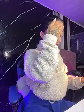 Ady 18 online show from November 2025 03:59:01 PM