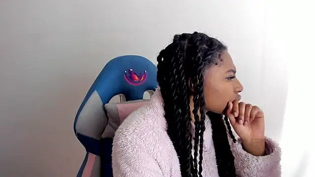 Queen perla  online show from November 2025 12:07:02 PM