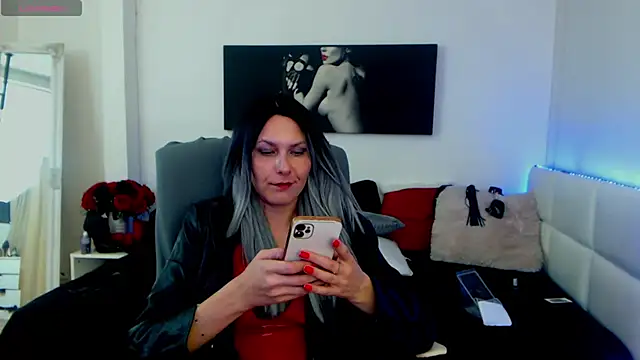 Snapshot of EvelynQueenn chatting on January 2025 12:39:01 PM EvelynQueenn online show from January 2025 12:39:01 PM