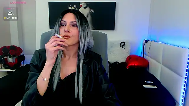 Snapshot of EvelynQueenn chatting on March 2025 05:31:01 AM EvelynQueenn online show from March 2025 05:31:01 AM