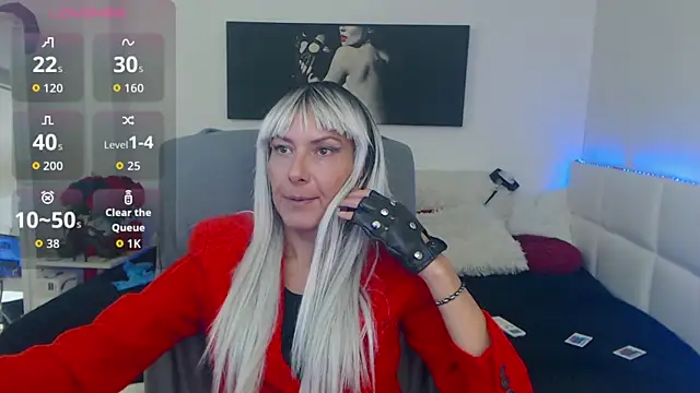 Snapshot of EvelynQueenn chatting on October 2025 11:22:01 AM EvelynQueenn online show from October 2025 11:22:01 AM
