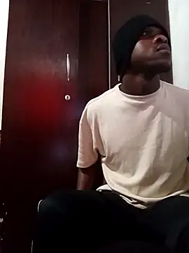 Uncletee112 online show from November 2025 11:09:01 AM