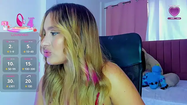 Agnescruzz online show from November 2025 08:52:01 PM