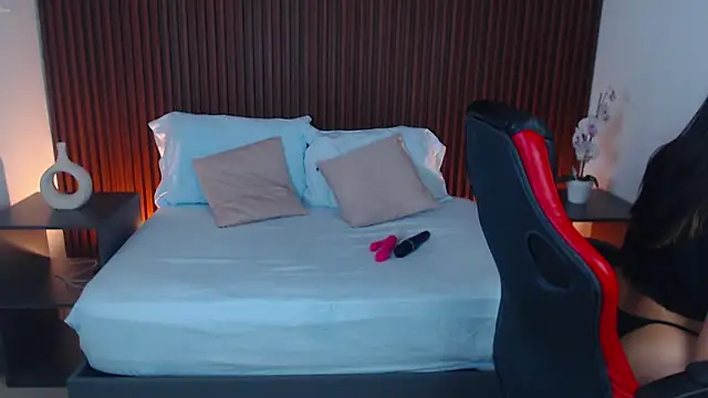 lizowenn  online show from February 2025 12:45:02 PM