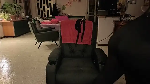 Snapshot of peachgirlmartyna chatting on October 2025 05:36:02 PM peachgirlmartyna online show from October 2025 05:36:02 PM