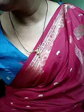 Snapshot of Rosy-B chatting on December 2024 09:44:01 AM Rosy-B online show from December 2024 09:44:01 AM