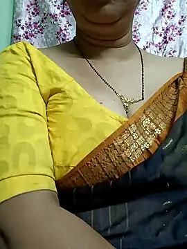 Snapshot of Rosy-B chatting on January 2025 09:50:02 PM Rosy-B online show from January 2025 09:50:02 PM