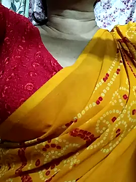 Snapshot of Rosy-B chatting on January 2025 12:45:01 AM Rosy-B online show from January 2025 12:45:01 AM