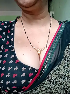 Snapshot of Rosy-B chatting on January 2025 09:45:02 AM Rosy-B online show from January 2025 09:45:02 AM