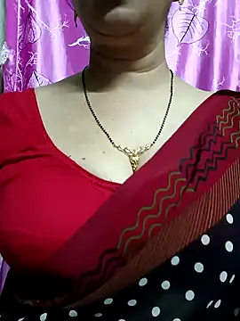 Snapshot of Rosy-B chatting on February 2025 06:08:02 PM Rosy-B online show from February 2025 06:08:02 PM