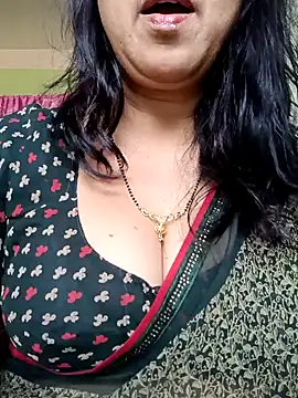 Snapshot of Rosy-B chatting on February 2025 10:20:02 AM Rosy-B online show from February 2025 10:20:02 AM