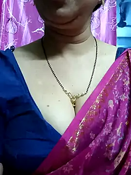 Snapshot of Rosy-B chatting on February 2025 05:39:01 PM Rosy-B online show from February 2025 05:39:01 PM