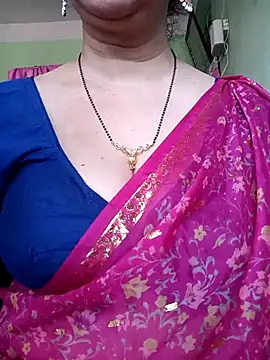 Snapshot of Rosy-B chatting on March 2025 10:13:02 AM Rosy-B online show from March 2025 10:13:02 AM