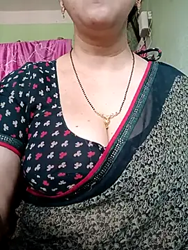 Snapshot of Rosy-B chatting on March 2025 09:31:02 AM Rosy-B online show from March 2025 09:31:02 AM