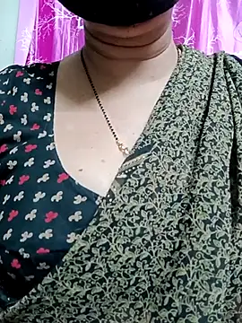 Snapshot of Rosy-B chatting on March 2025 10:04:02 PM Rosy-B online show from March 2025 10:04:02 PM