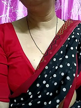 Snapshot of Rosy-B chatting on March 2025 09:48:02 PM Rosy-B online show from March 2025 09:48:02 PM