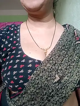 Snapshot of Rosy-B chatting on September 2025 09:34:02 AM Rosy-B online show from September 2025 09:34:02 AM