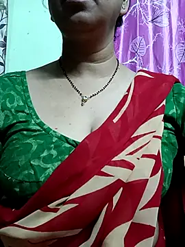 Snapshot of Rosy-B chatting on October 2025 09:35:02 PM Rosy-B online show from October 2025 09:35:02 PM